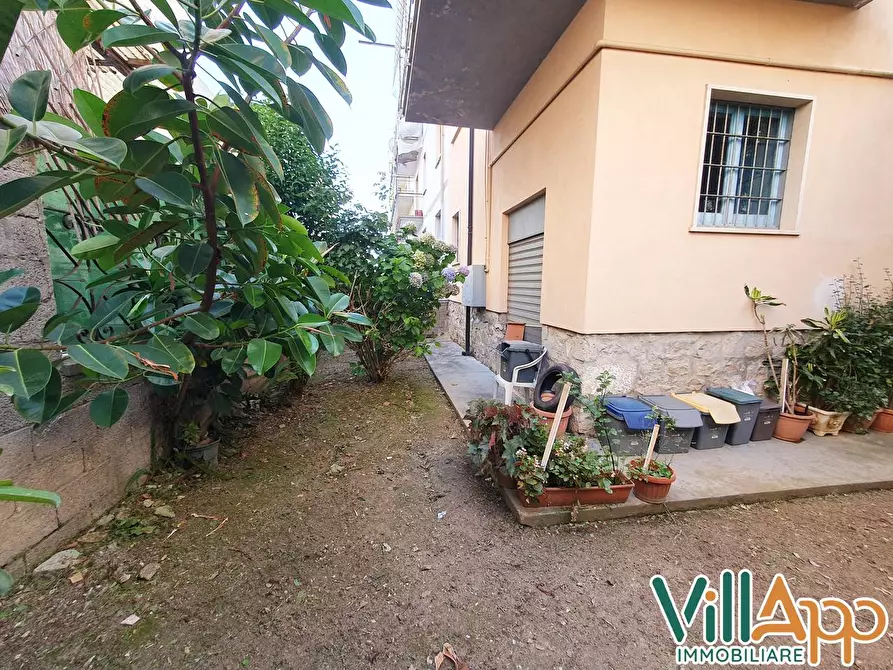 Immagine 3 di Villa in vendita  in Via Bettino Ricasoli a Fondi