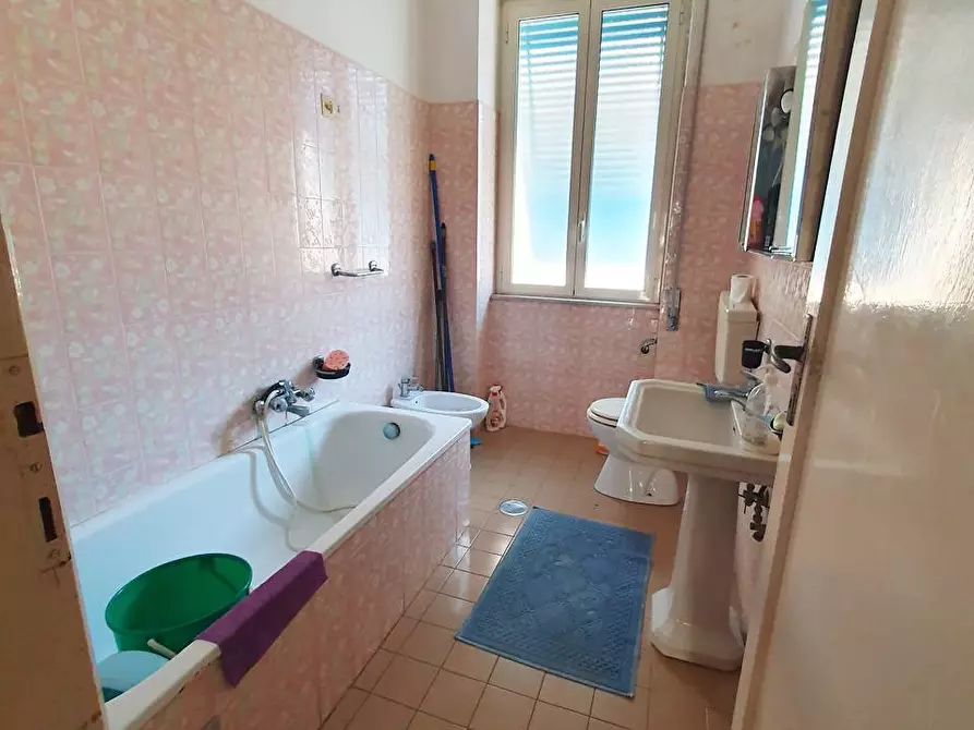 Immagine 12 di Villa in vendita  in Via Bettino Ricasoli a Fondi