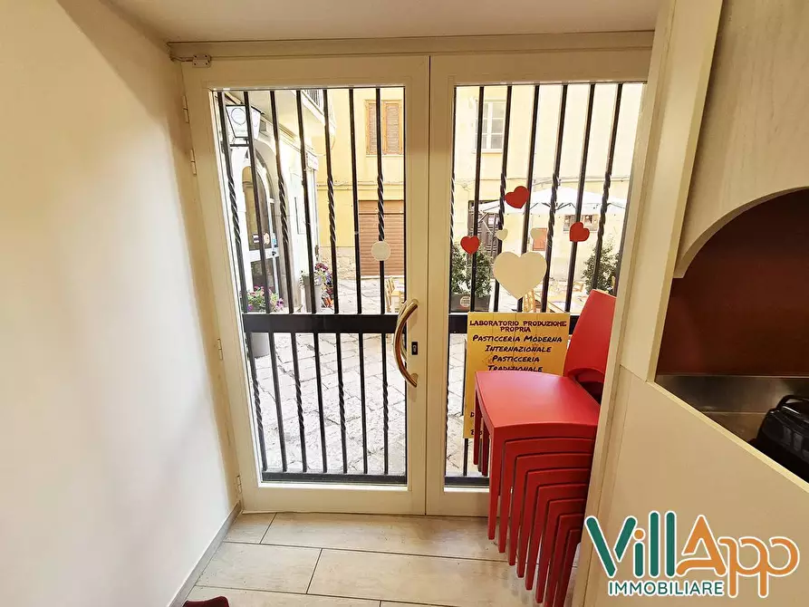 Immagine 11 di Locale commerciale in vendita  in Via Onorato II Gaetani a Fondi