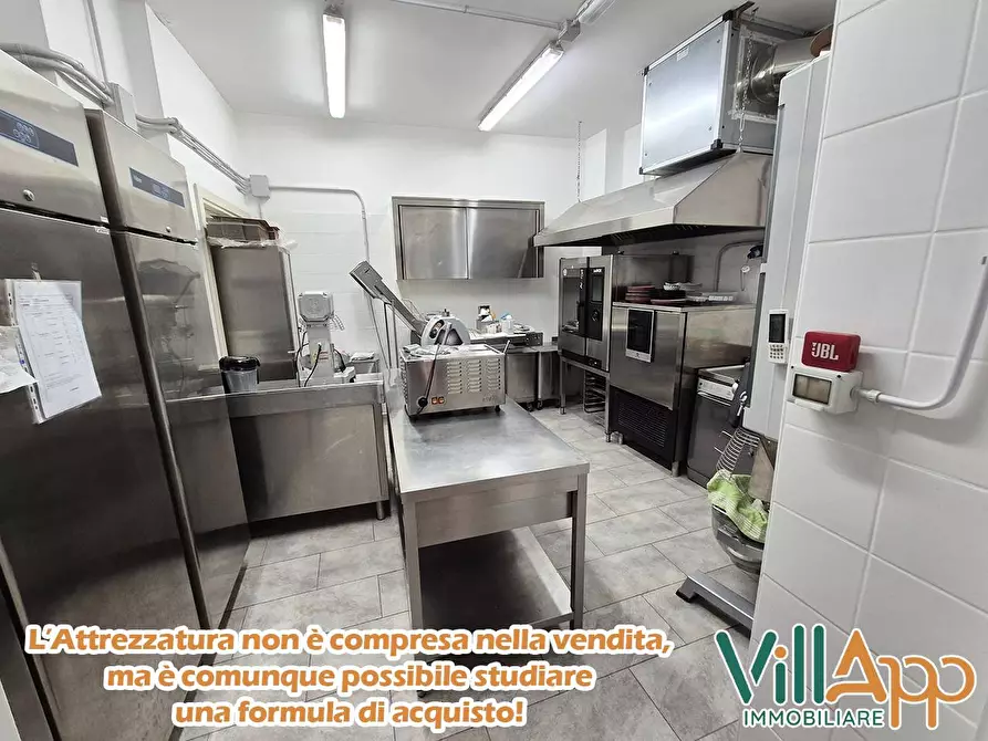 Immagine 4 di Locale commerciale in vendita  in Via Onorato II Gaetani a Fondi