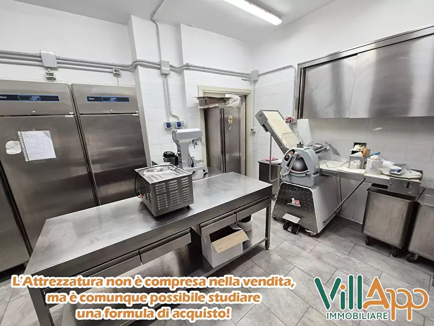 Immagine 5 di Locale commerciale in vendita  in Via Onorato II Gaetani a Fondi