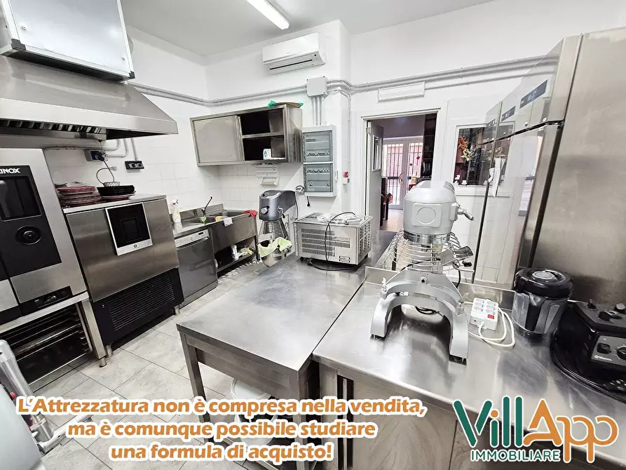 Immagine 6 di Locale commerciale in vendita  in Via Onorato II Gaetani a Fondi