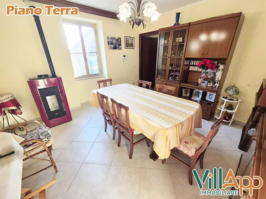 Immagine 22 di Villa in vendita  in Via Molelle a Fondi