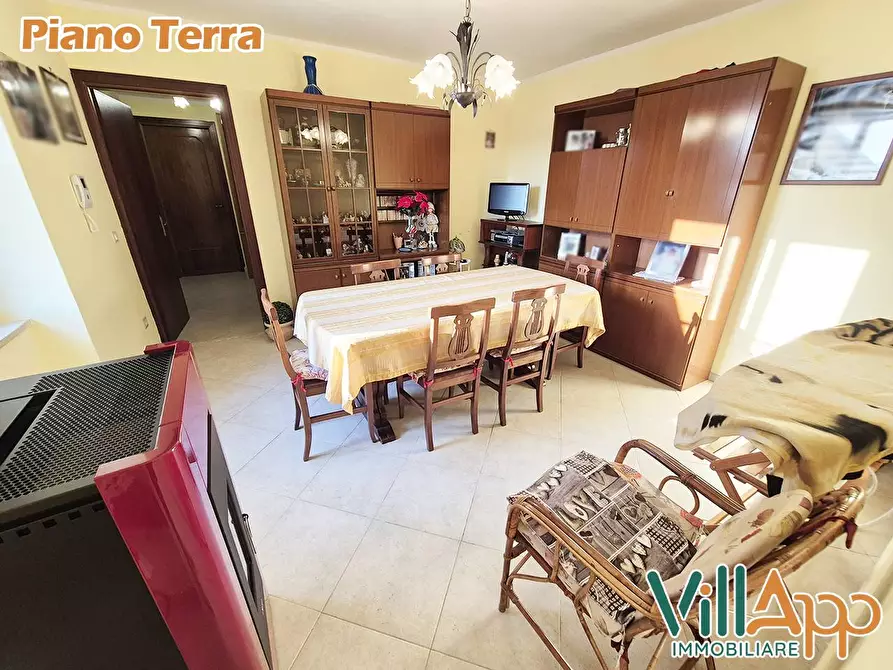 Immagine 23 di Villa in vendita  in Via Molelle a Fondi