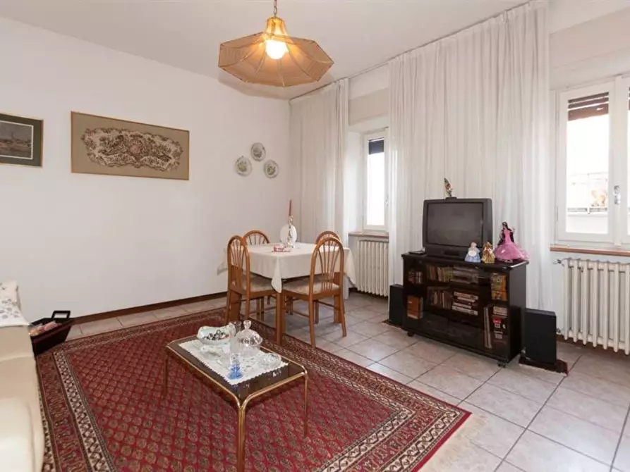 Immagine 14 di Palazzo in vendita  in Via Giuseppe Garibaldi a Biandronno