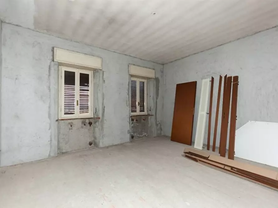 Immagine 16 di Palazzo in vendita  in Via Giuseppe Garibaldi a Biandronno