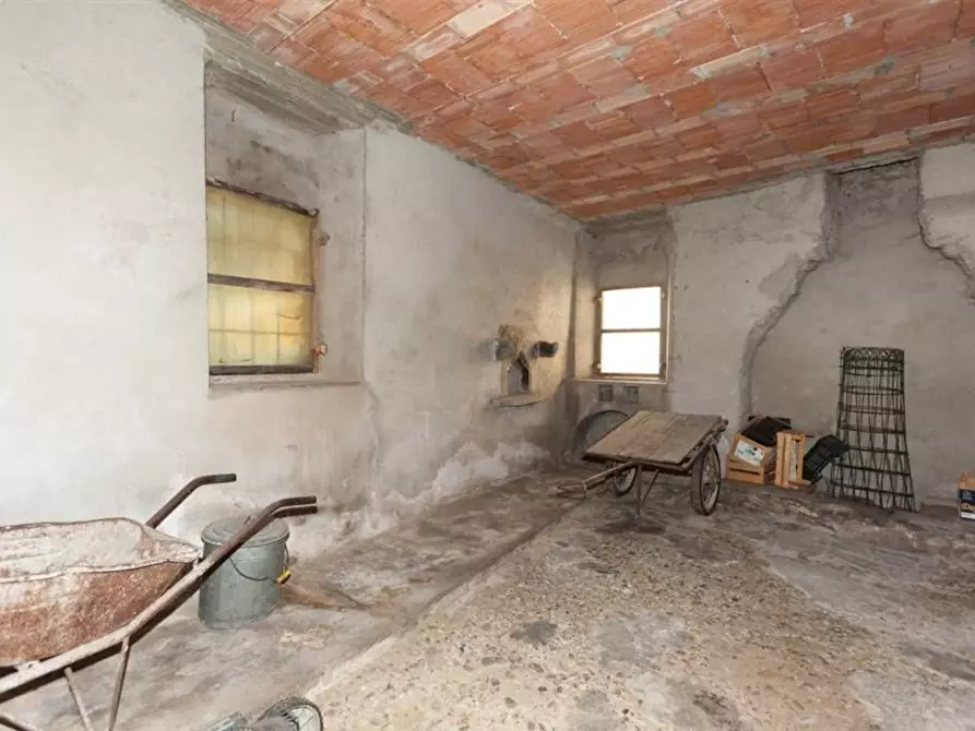 Immagine 18 di Palazzo in vendita  in Via Giuseppe Garibaldi a Biandronno