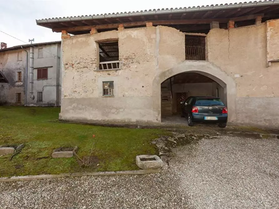 Immagine 5 di Palazzo in vendita  in Via Giuseppe Garibaldi a Biandronno