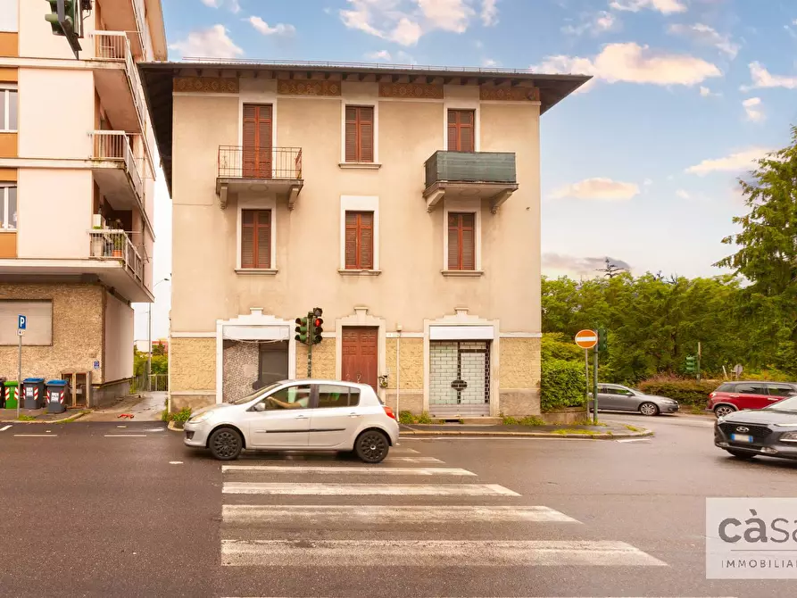 Immagine 1 di Casa indipendente in vendita  in Viale Luigi Borri a Varese