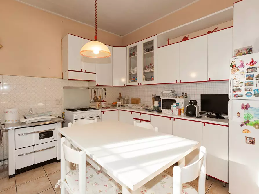 Immagine 22 di Palazzo in vendita  in Via Giuseppe Garibaldi a Biandronno