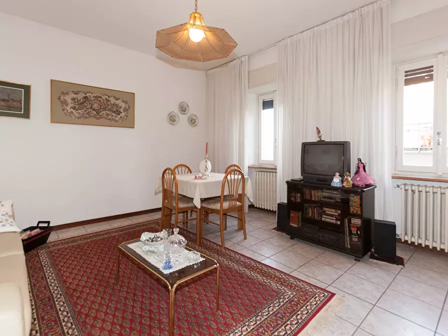 Immagine 24 di Palazzo in vendita  in Via Giuseppe Garibaldi a Biandronno