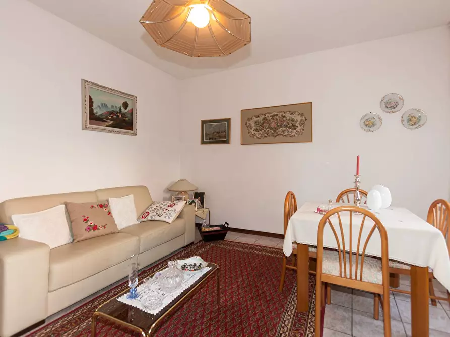 Immagine 25 di Palazzo in vendita  in Via Giuseppe Garibaldi a Biandronno