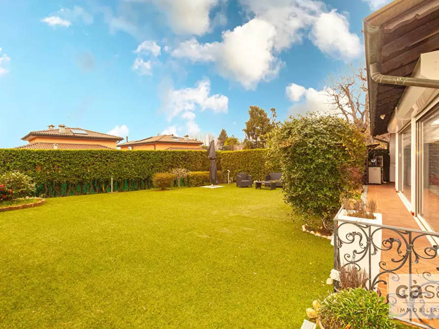 Immagine 12 di Villa in vendita  in Via Del Bacino a Varese