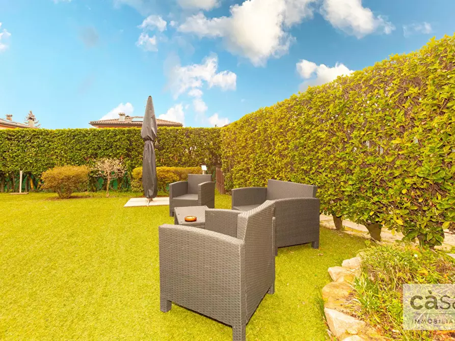 Immagine 15 di Villa in vendita  in Via Del Bacino a Varese