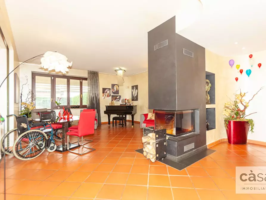 Immagine 17 di Villa in vendita  in Via Del Bacino a Varese