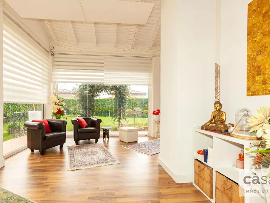 Immagine 6 di Villa in vendita  in Via Del Bacino a Varese