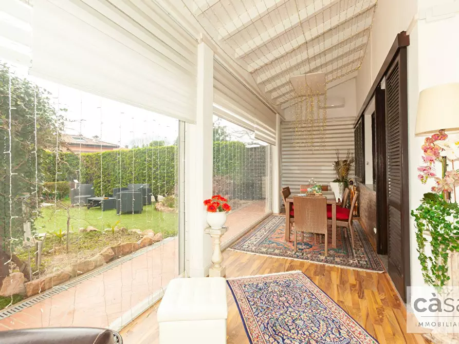 Immagine 8 di Villa in vendita  in Via Del Bacino a Varese