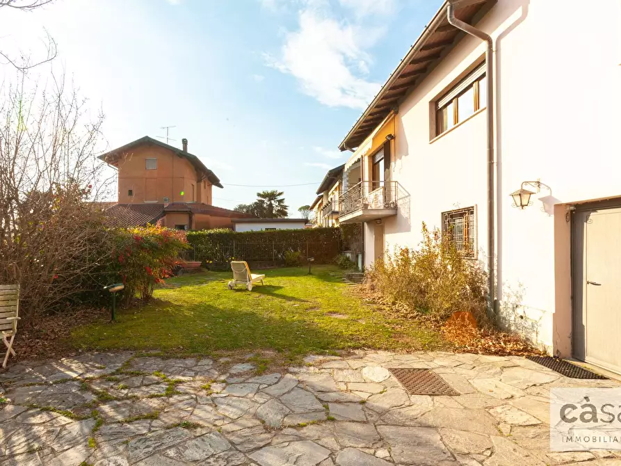 Immagine 9 di Villa in vendita  in VIA VALLE LUNA a Varese