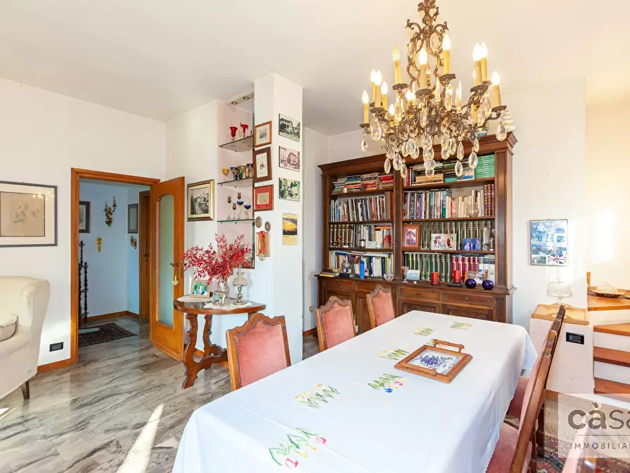 Immagine 19 di Villa in vendita  in VIA VALLE LUNA a Varese