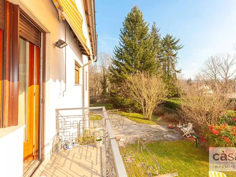 Immagine 21 di Villa in vendita  in VIA VALLE LUNA a Varese