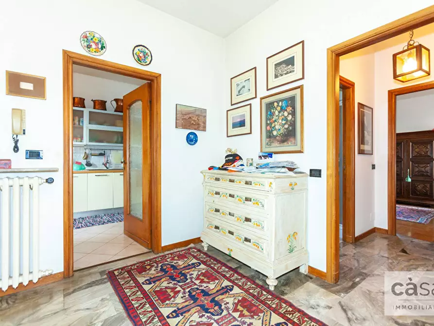 Immagine 23 di Villa in vendita  in VIA VALLE LUNA a Varese