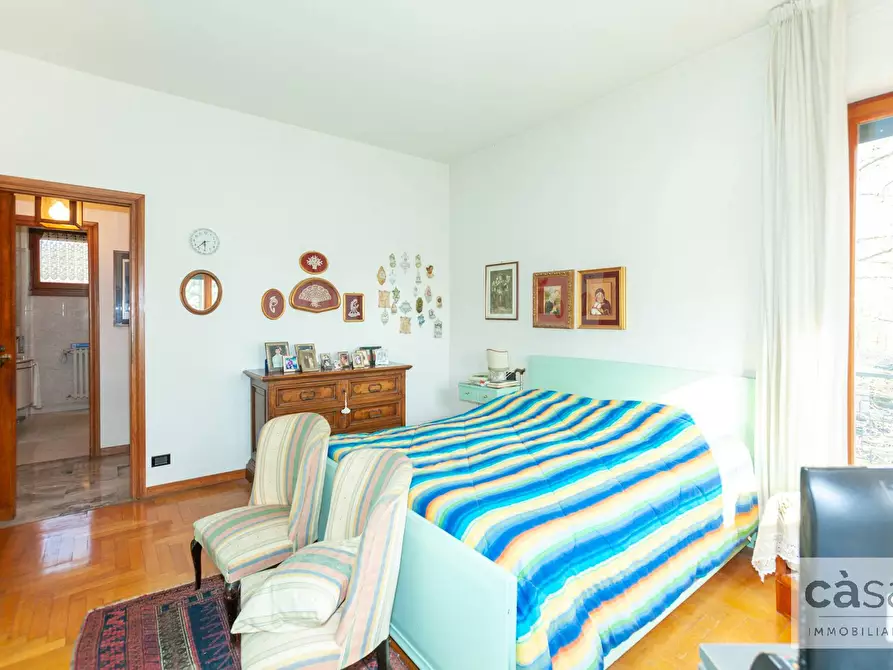 Immagine 29 di Villa in vendita  in VIA VALLE LUNA a Varese