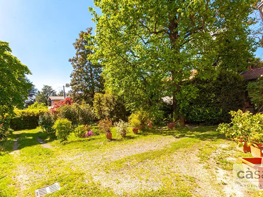 Immagine 16 di Villa in vendita  in Via Catullo a Varese