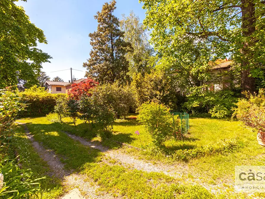 Immagine 17 di Villa in vendita  in Via Catullo a Varese