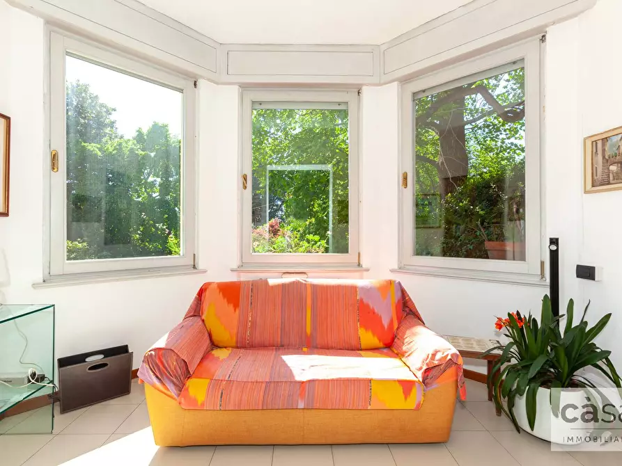 Immagine 10 di Villa in vendita  in Via Catullo a Varese