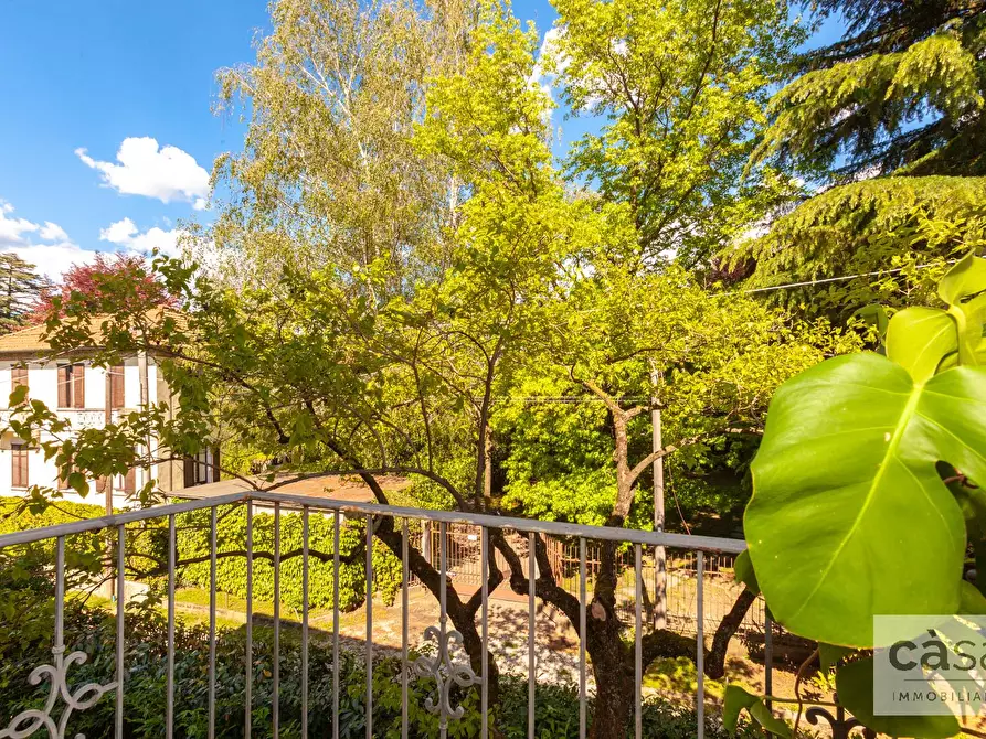 Immagine 27 di Villa in vendita  in Via Catullo a Varese