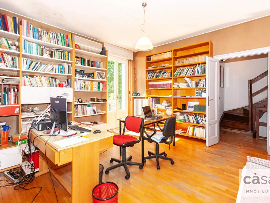 Immagine 21 di Villa in vendita  in Via Catullo a Varese