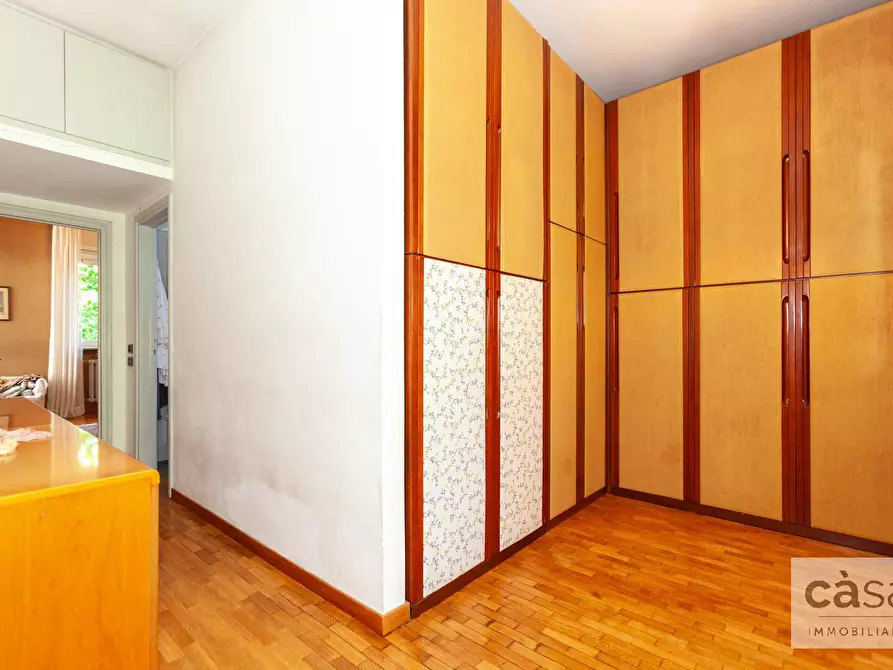 Immagine 26 di Villa in vendita  in Via Catullo a Varese