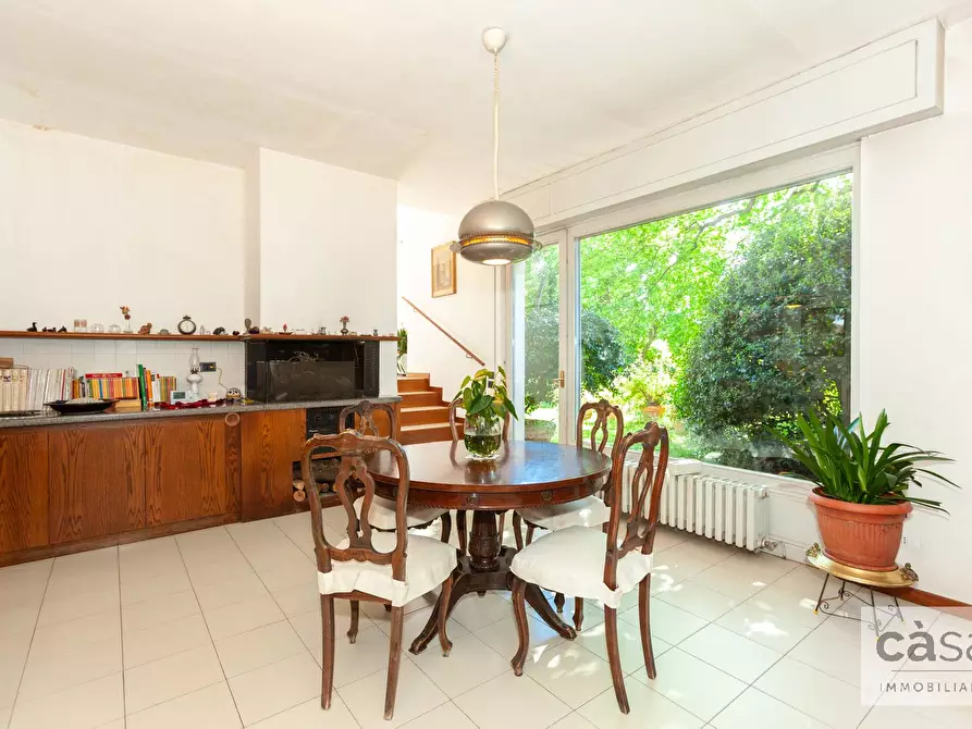 Immagine 13 di Villa in vendita  in Via Catullo a Varese
