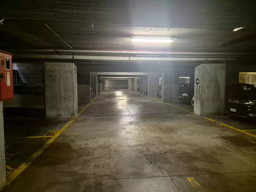 Immagine 3 di Box auto in vendita  in Via San Michele a Varese