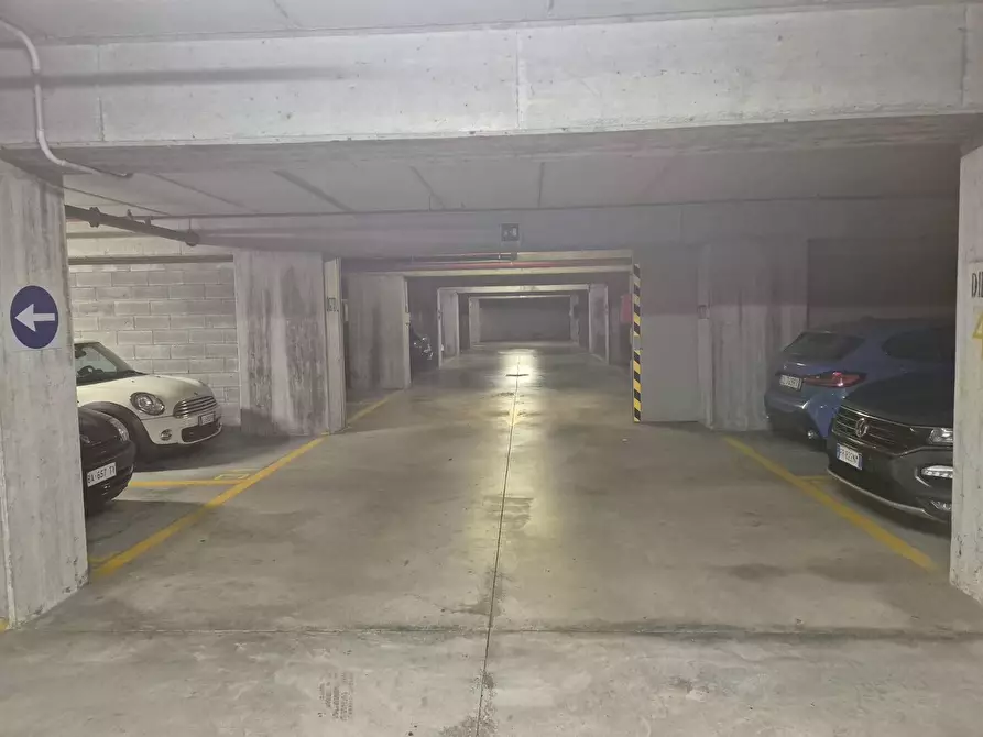 Immagine 4 di Box auto in vendita  in Via San Michele a Varese