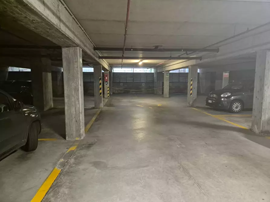 Immagine 7 di Box auto in vendita  in Via San Michele a Varese