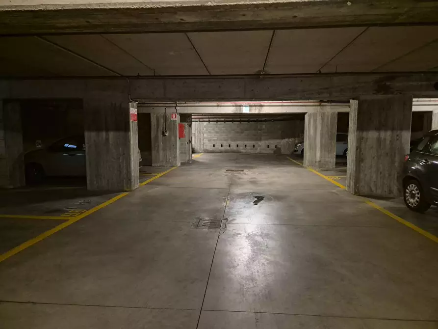 Immagine 8 di Box auto in vendita  in Via San Michele a Varese