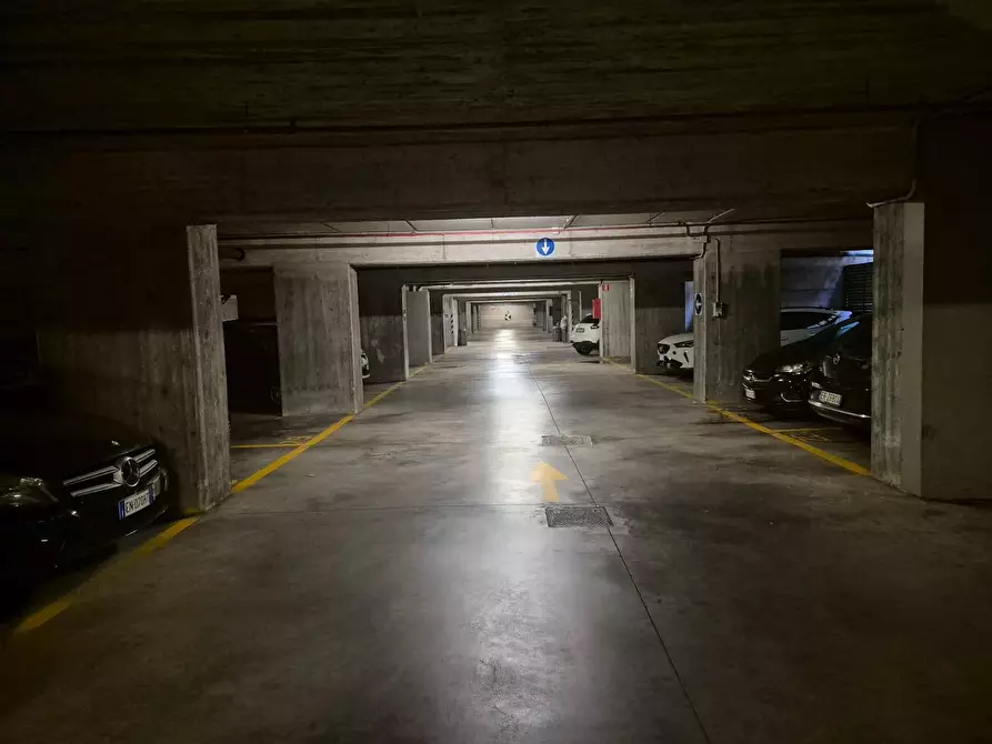 Immagine 9 di Box auto in vendita  in Via San Michele a Varese