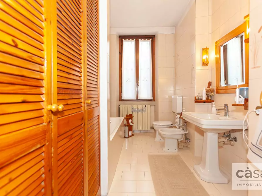 Immagine 20 di Villa in vendita  in Via Buozzi a Malnate