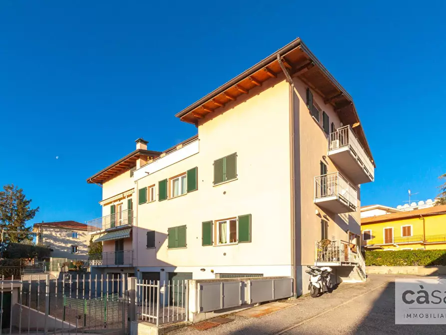 Immagine 6 di Appartamento in vendita  in Via Pietro Thouar a Varese