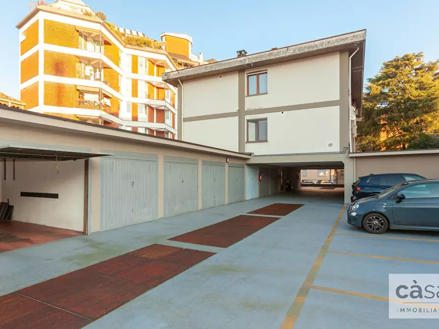 Immagine 30 di Appartamento in vendita  in Via Staurenghi a Varese