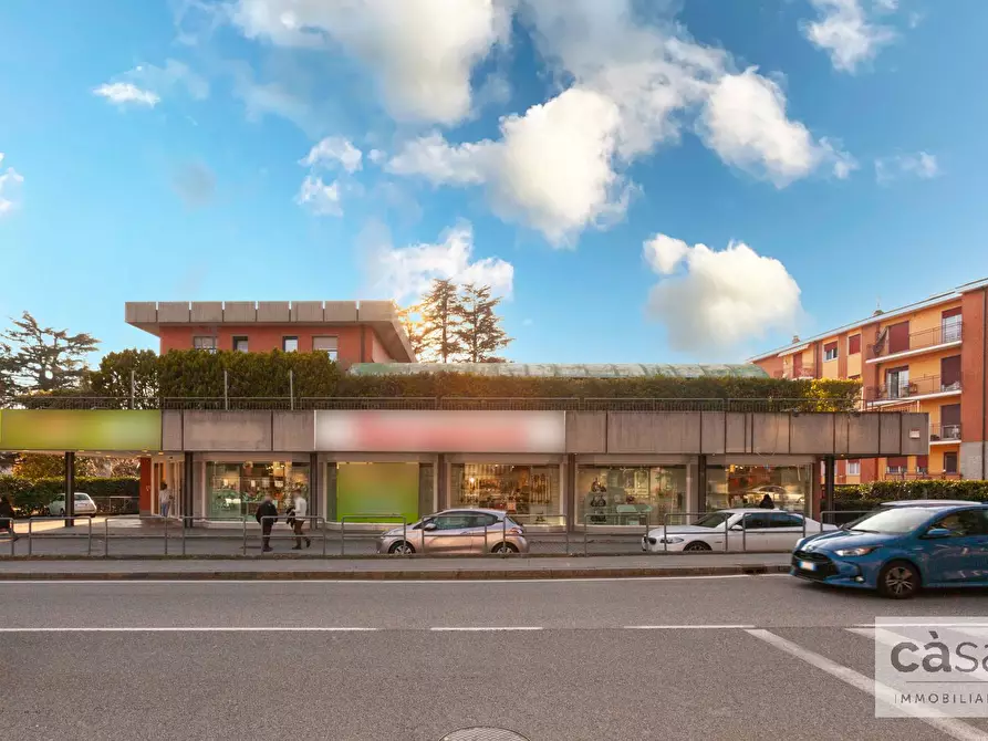 Immagine 2 di Locale commerciale in vendita  in Viale Luigi Borri a Varese