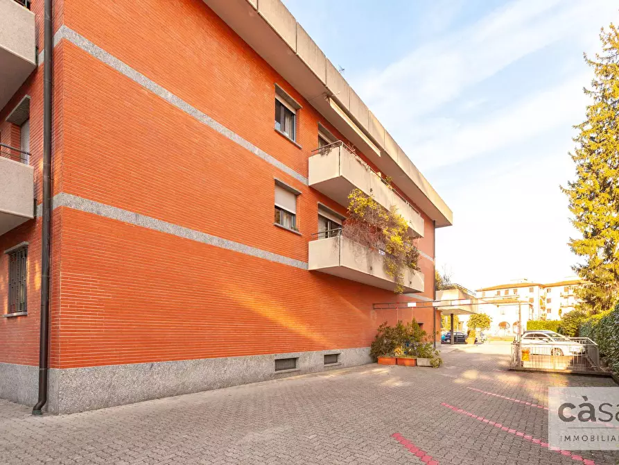 Immagine 22 di Locale commerciale in vendita  in Viale Luigi Borri a Varese