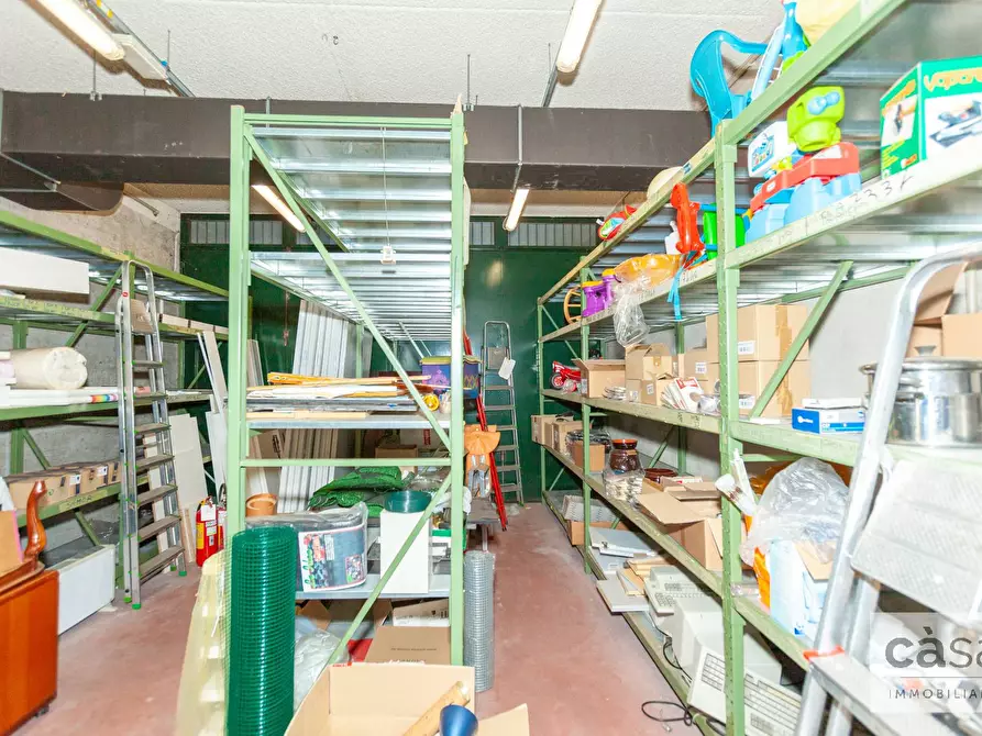 Immagine 24 di Locale commerciale in vendita  in Viale Luigi Borri a Varese