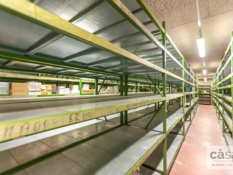 Immagine 28 di Locale commerciale in vendita  in Viale Luigi Borri a Varese