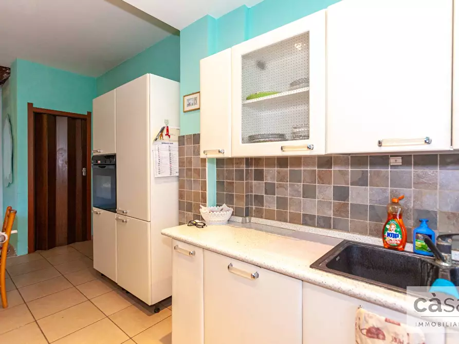 Immagine 13 di Appartamento in vendita  in Daniele Manin a Varese