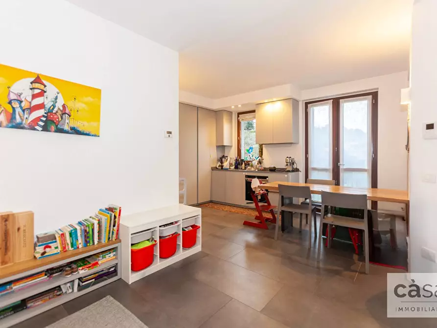 Immagine 6 di Appartamento in vendita  in Via Garibarldi a Venegono Superiore
