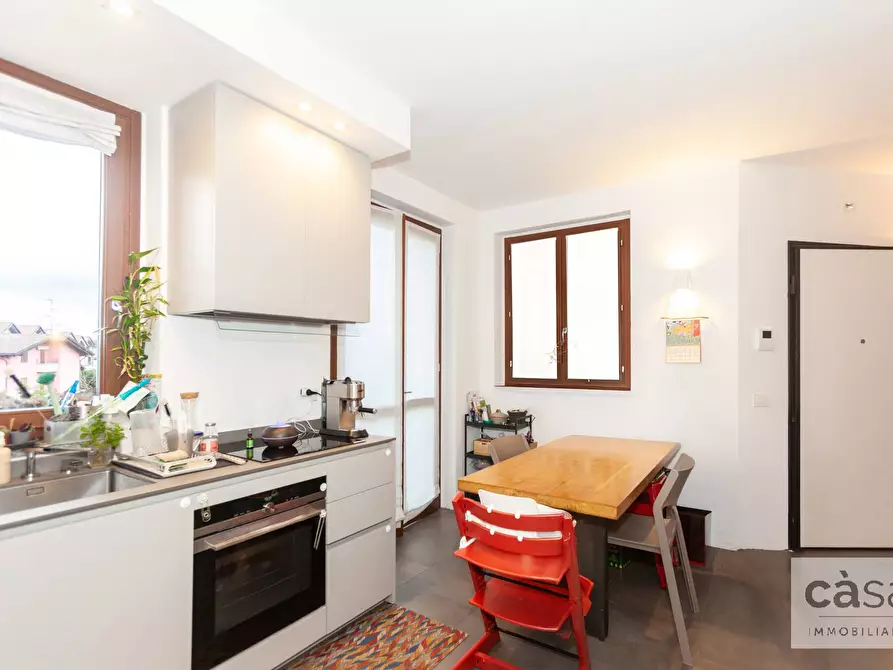 Immagine 8 di Appartamento in vendita  in Via Garibarldi a Venegono Superiore