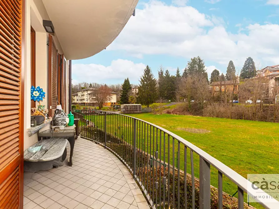 Immagine 17 di Appartamento in vendita  in Via Garibarldi a Venegono Superiore