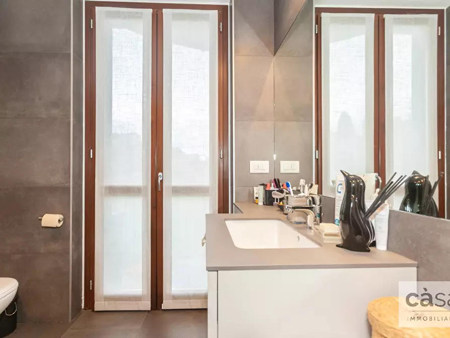 Immagine 12 di Appartamento in vendita  in Via Garibarldi a Venegono Superiore